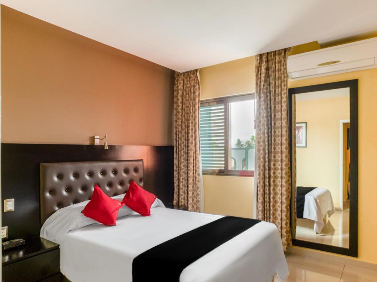 Veracruz Suites Hotel Екстер'єр фото